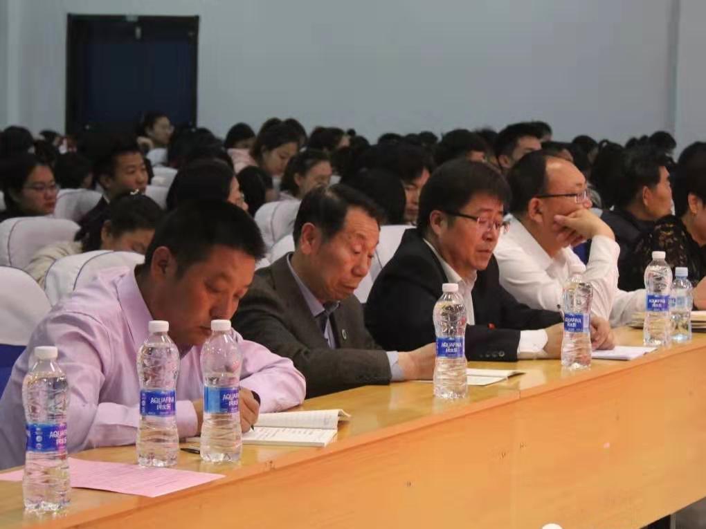 内蒙古师范大学鸿德学院2019年第一场形势报告会成功举行