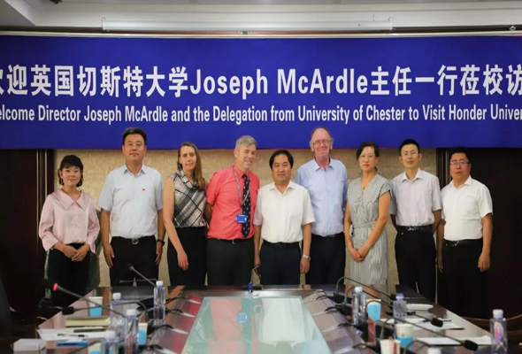 英国切斯特大学Joseph McArdle主任一行莅临我院参观考察