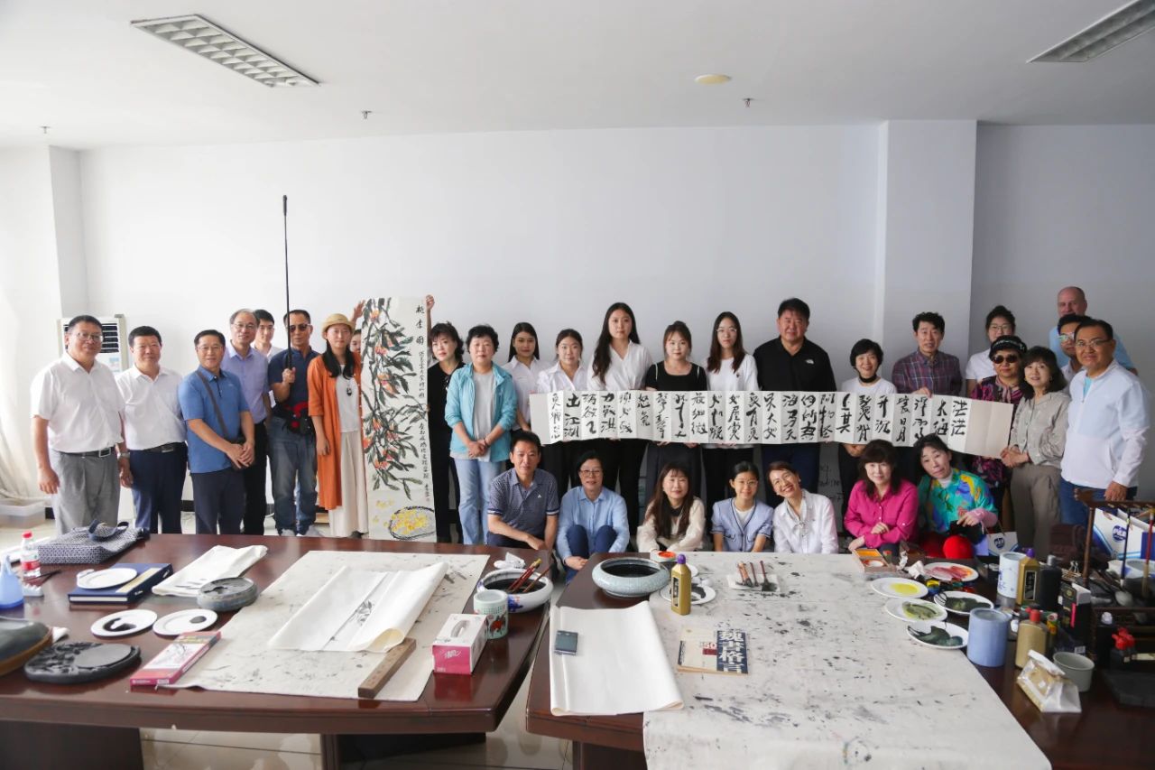 韩国青云大学师生代表到访内蒙古鸿德文理学院