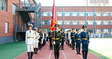 学院国旗护卫队赴内蒙古展览馆、府红小学举行升旗仪式