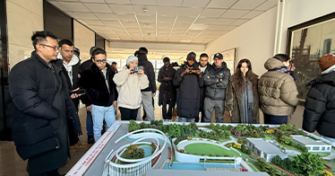 8个国家21名留学生在鸿德体验中国味