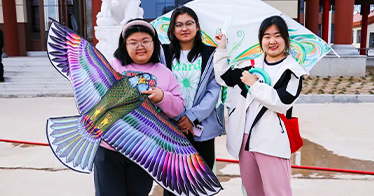 学院云中校区举办首届风筝节